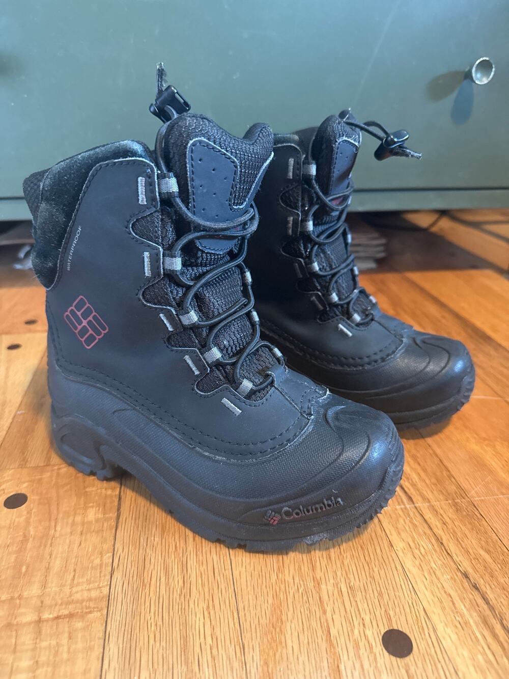 Columbia Bugaboot II Snow Boots Kids Youth 1 Black Waterproof 200g Insulated